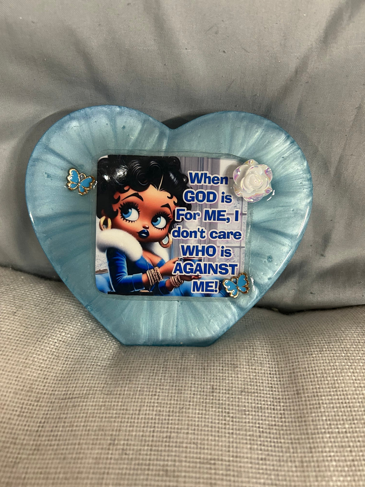 Small blue resin heart with Betty Boop