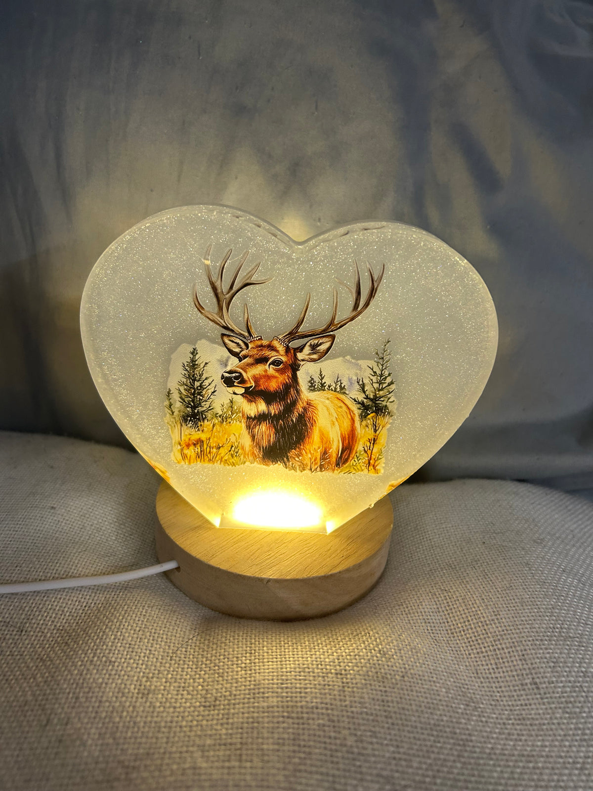Small white resin heart with Deer and USB light
